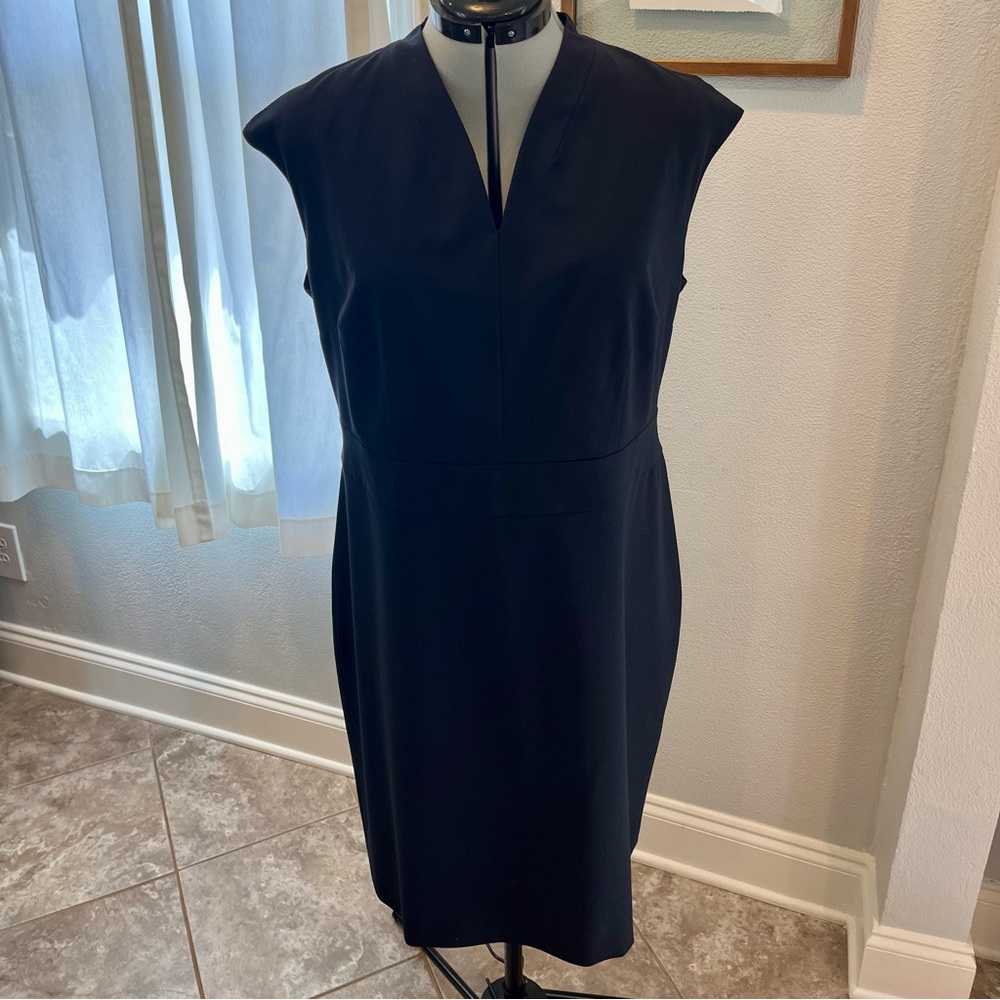 Talbots Navy Midi Dress Elegant and Timeless Like New 🩷